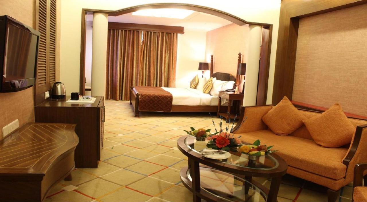 Godwin Haridwar Hotel Exterior photo