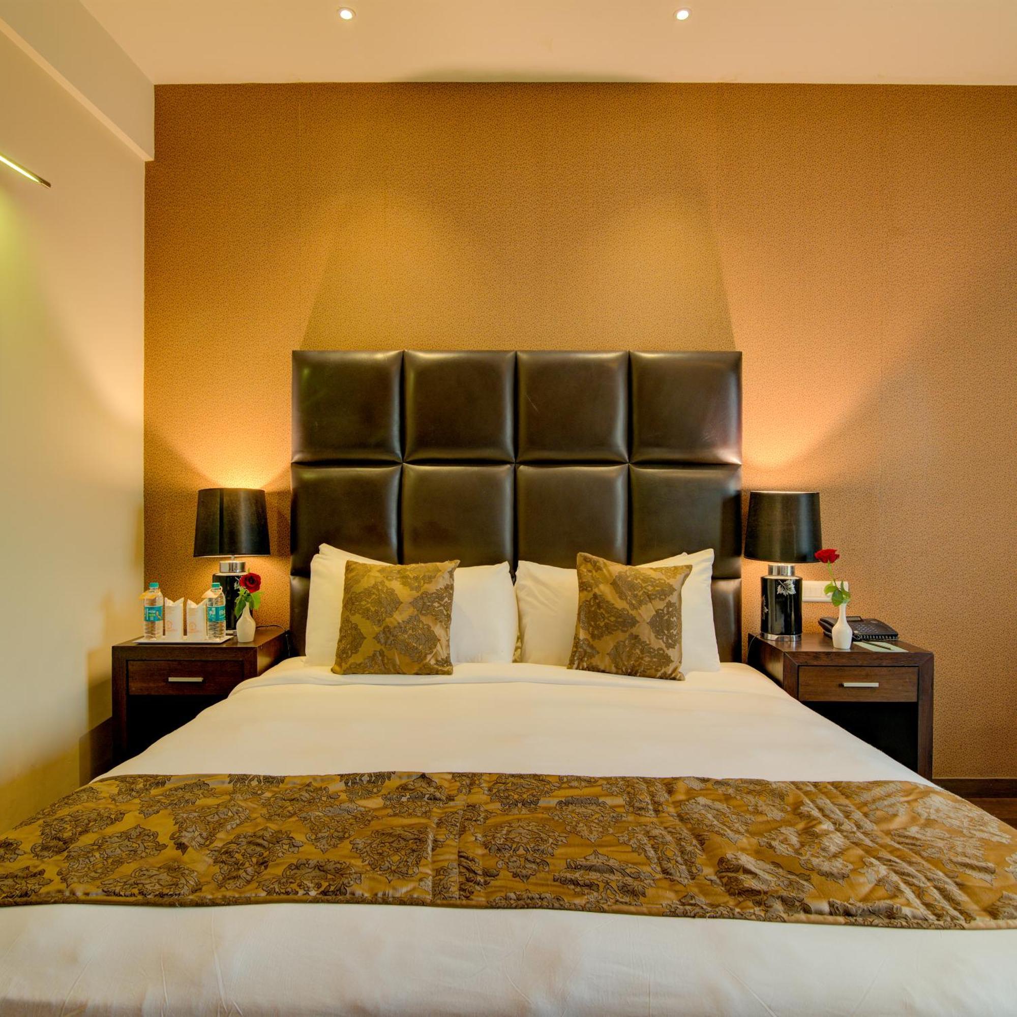 Godwin Haridwar Hotel Exterior photo